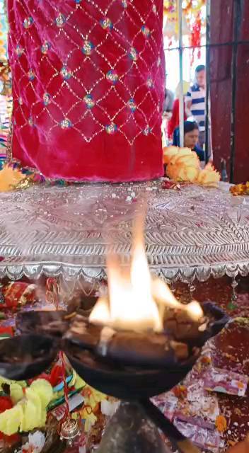 Храм Калиматх находится на священной реке Сарасвати в Гималаях. Место явления 10ти Махавидий. Тут для нас читают текст Деви-Махатмьям и проводят пуджи в поддержку нашей практики онлайн. Джай Ма!
#наваратри #калиматх #тантра #шива #шакти #сиддхаптха #алкагири